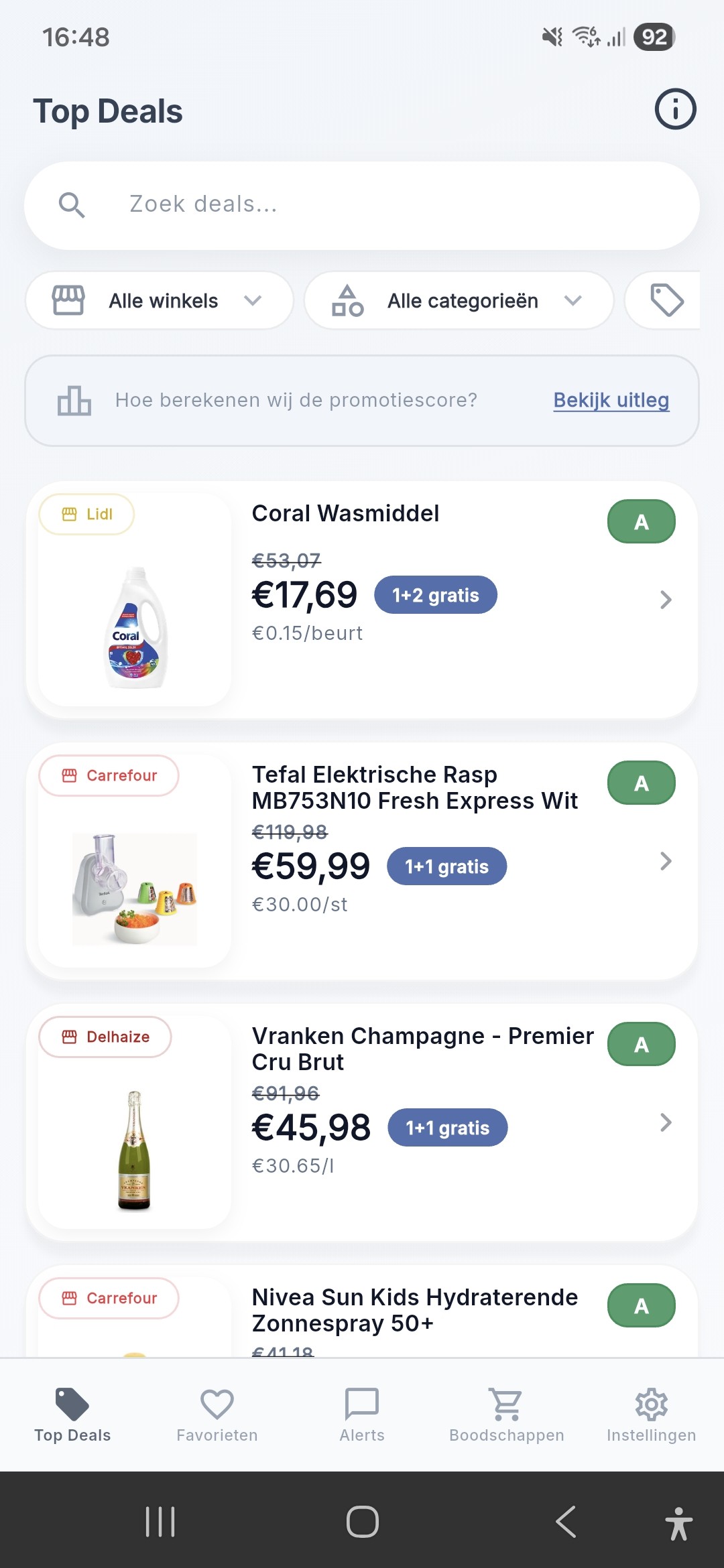 Promo Ohs app — het Top Deals scherm met gescoorde promoties van verschillende supermarkten